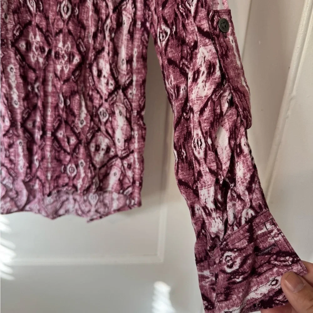 Rock & Republic Purple Patterned Blouse. Size large. - Picture 7 of 8